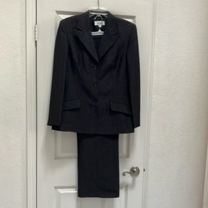 Size 16 Le Suit tweed women’s suit